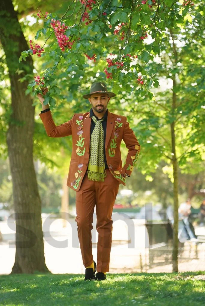 Men Floral & Butterflies Designer Embroidery Suit Stylish Rust Two Piece Suit Country Western Suit Groom Suit Wedding Cocktail Party Attire